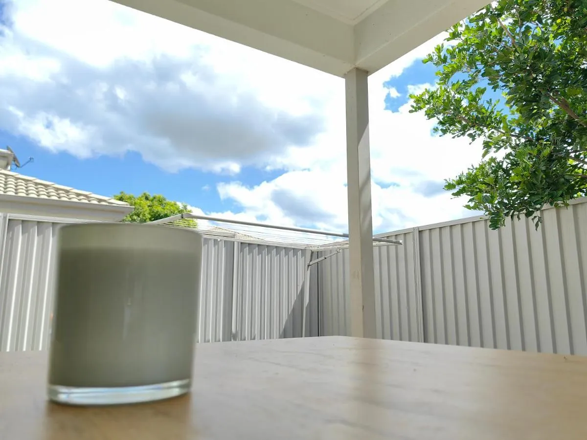 Spacious Private En-Suite With Air-Con Kallangur