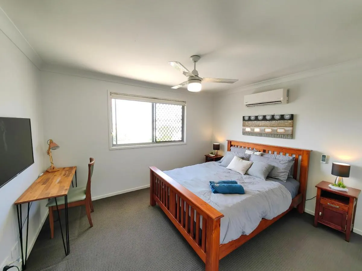 Homestay Spacious Private En-Suite With Air-Con Kallangur