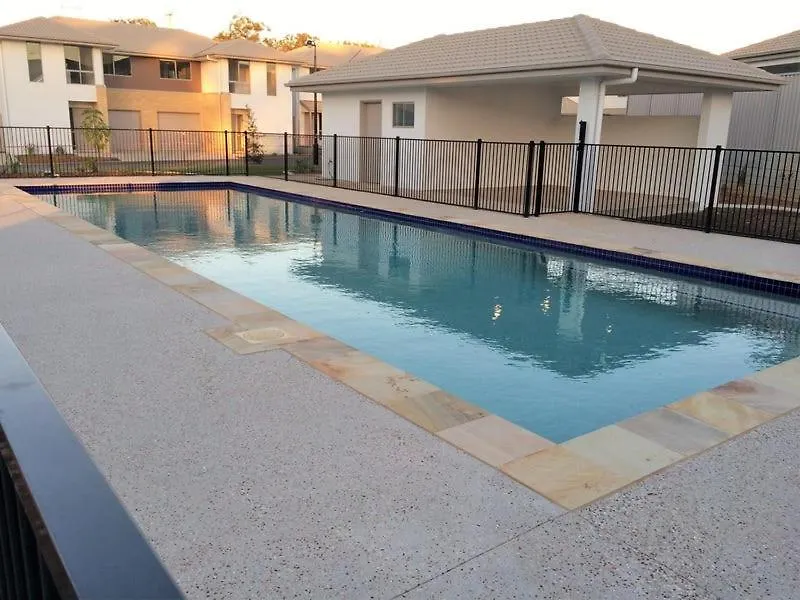 Homestay Spacious Private En-Suite With Air-Con Kallangur