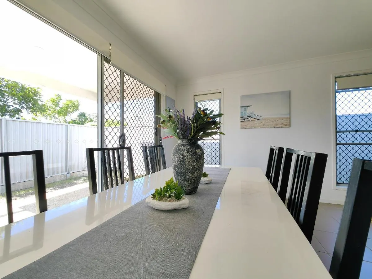 Spacious Private En-Suite With Air-Con Kallangur 0*,  Australia