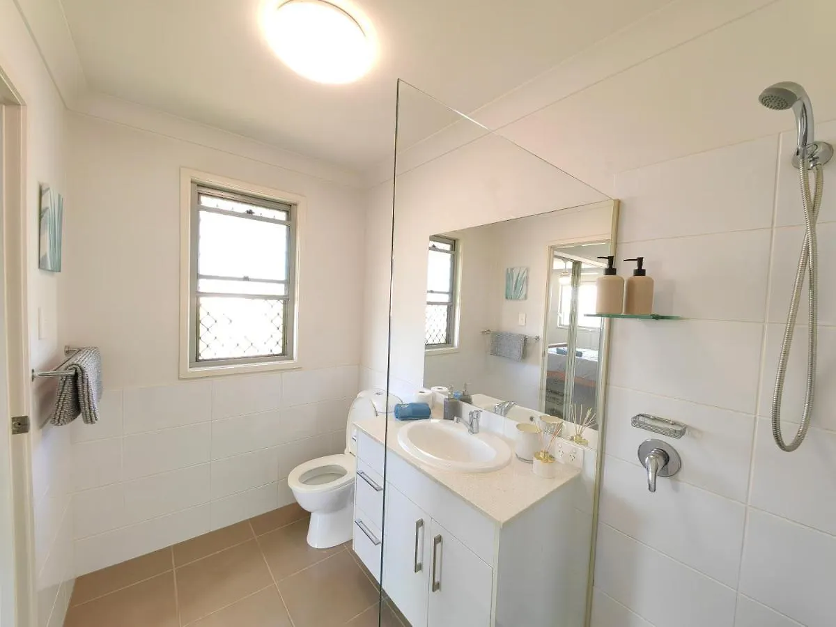 Spacious Private En-Suite With Air-Con Kallangur 0*,  Australia
