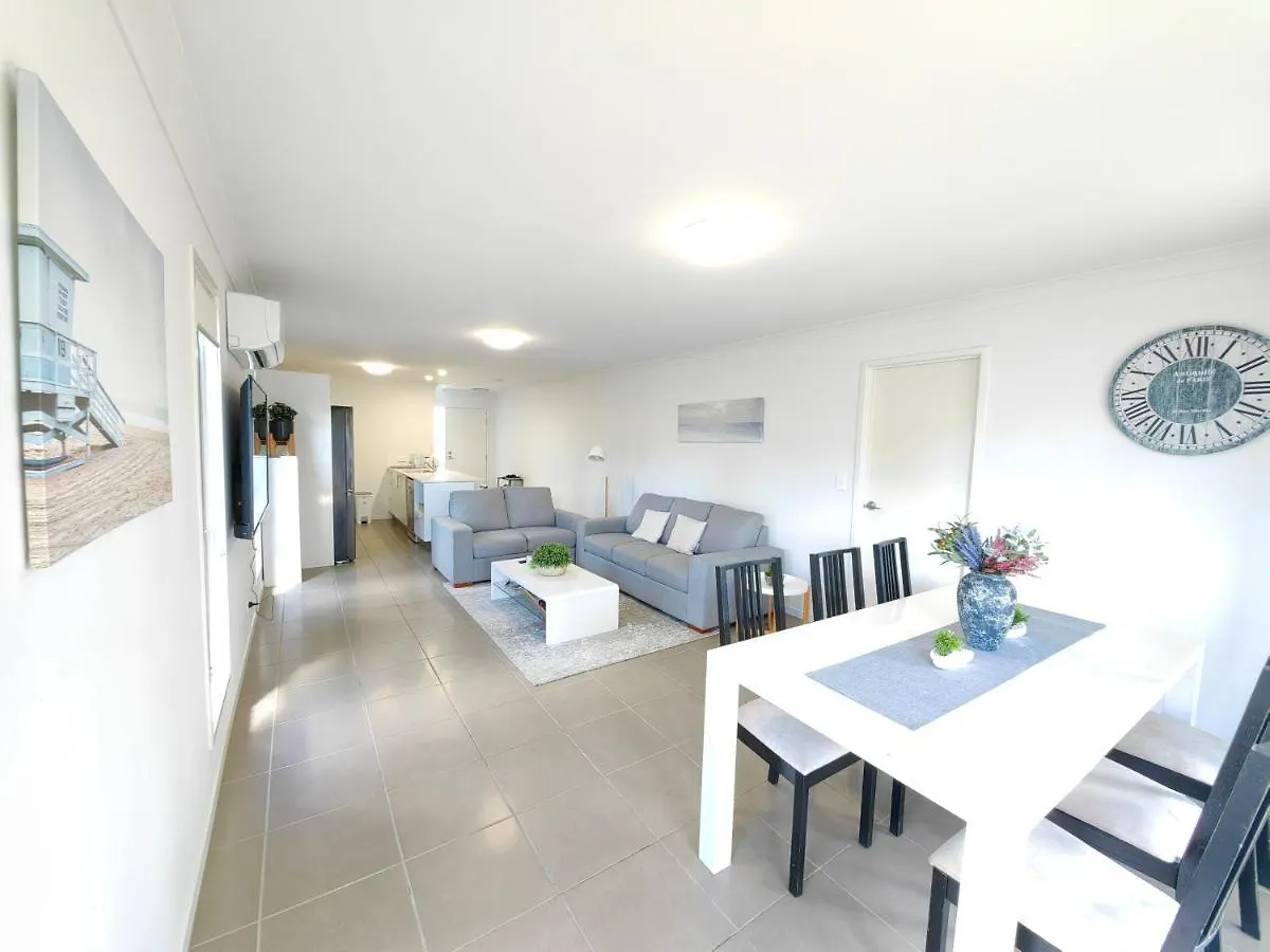 Spacious Private En-Suite With Air-Con Kallangur